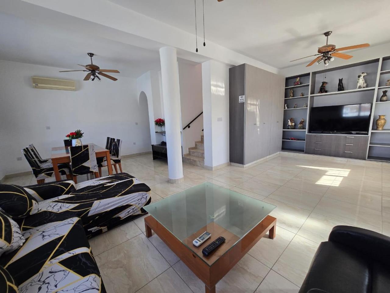 Michael Angelo Villa Paphos 外观 照片