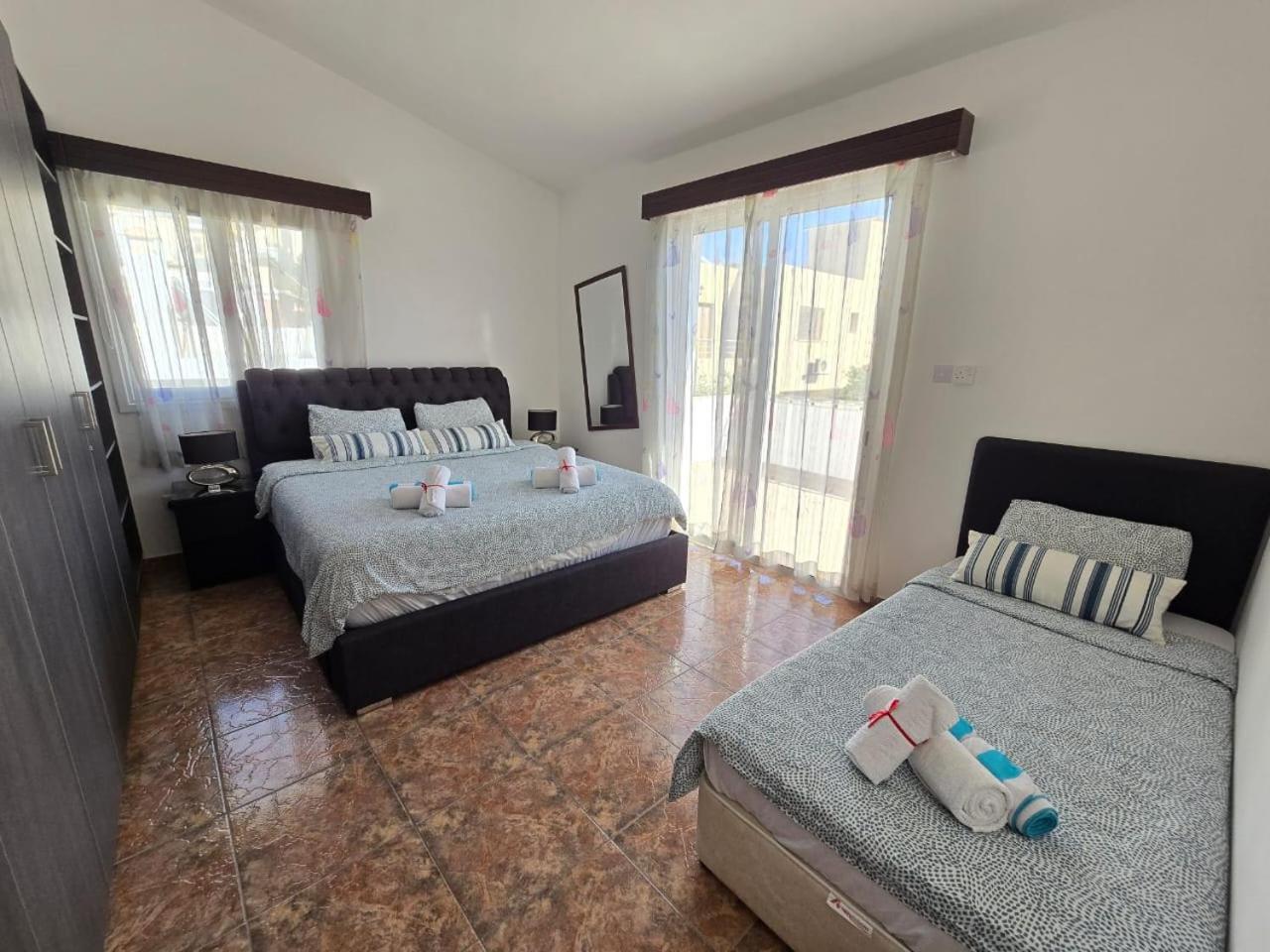 Michael Angelo Villa Paphos 外观 照片